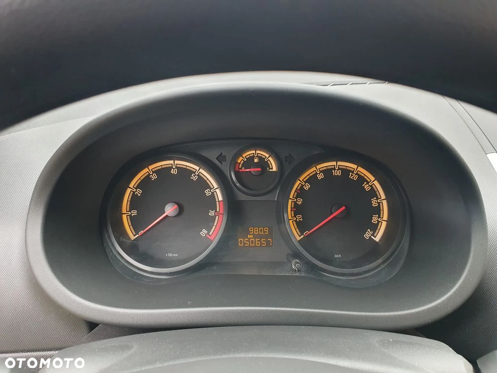 Opel Corsa 1.2 16V Cosmo - 7