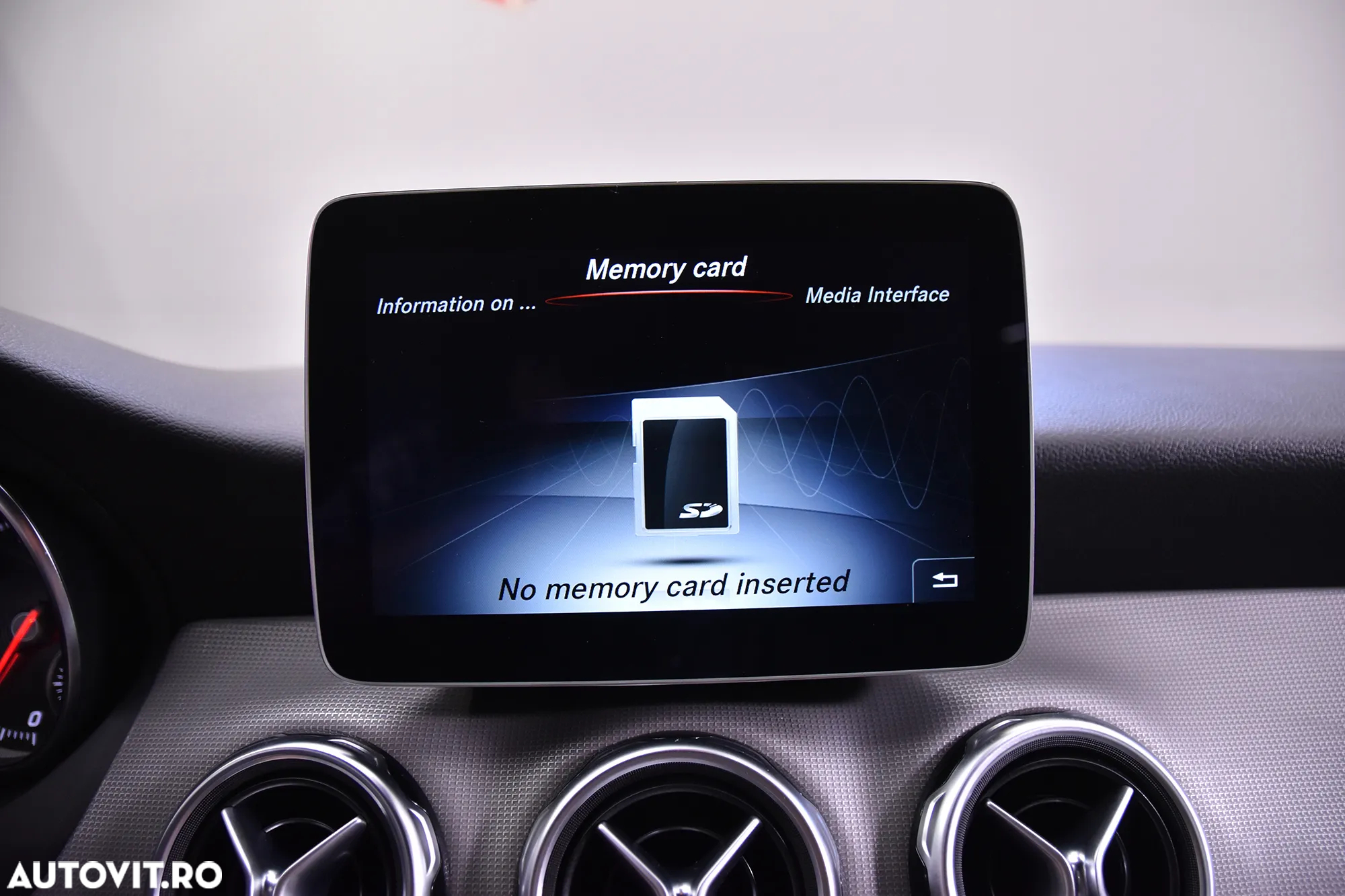 Mercedes-Benz GLA 220 4MATIC - 19