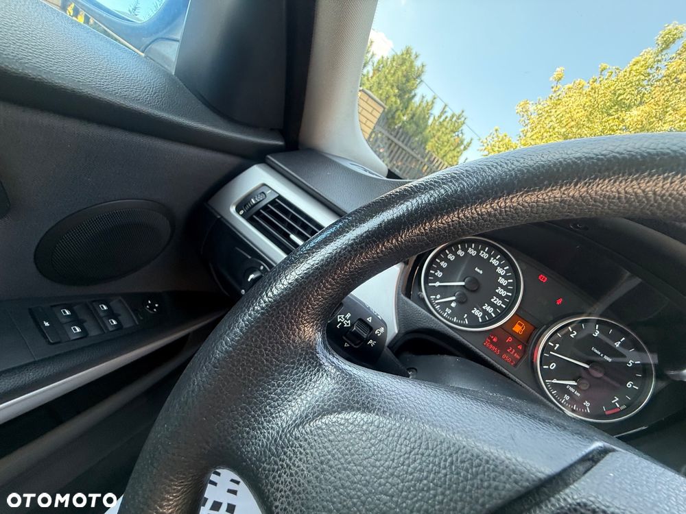 BMW Seria 3 325i - 27
