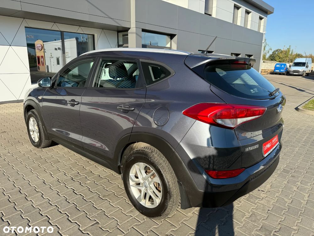 Hyundai Tucson 1.6 GDI BlueDrive GO 2WD - 32