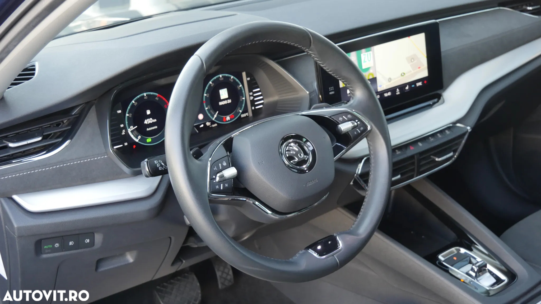 Skoda Octavia Combi 2.0 TDI DSG Style - 2