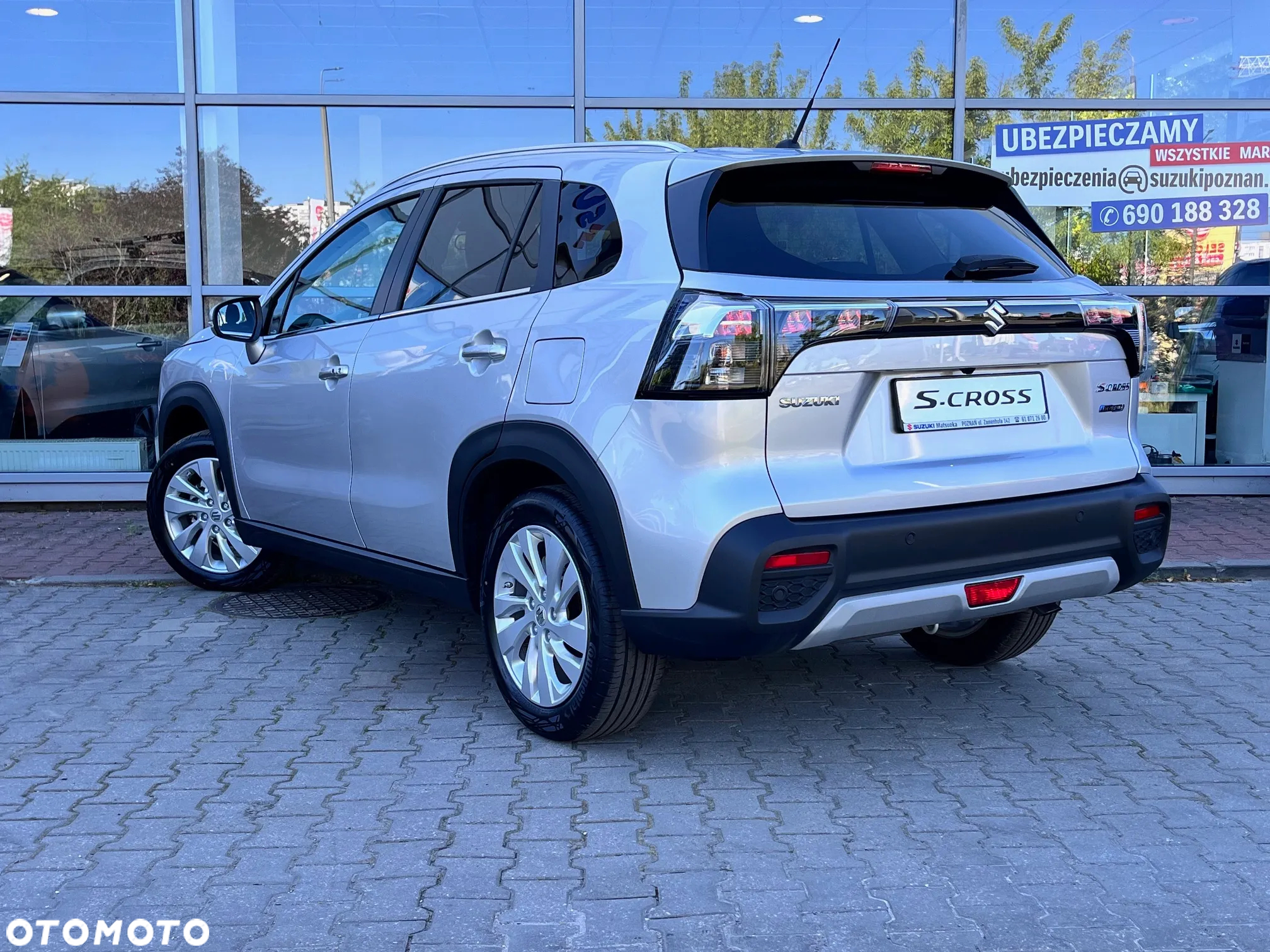 Suzuki SX4 S-Cross 1.5 DualJet Hybrid Premium AGS - 8
