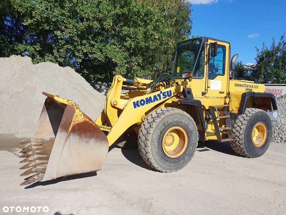 Komatsu WA 320-3H - 1