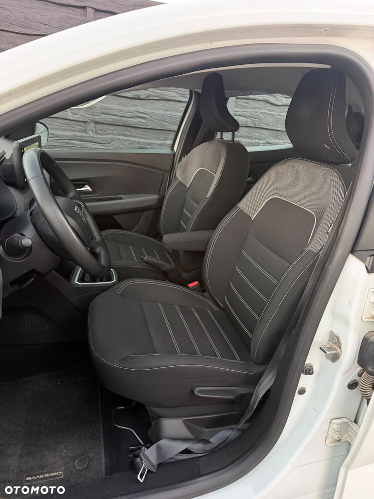 Dacia Sandero TCe 100 Essential - 9