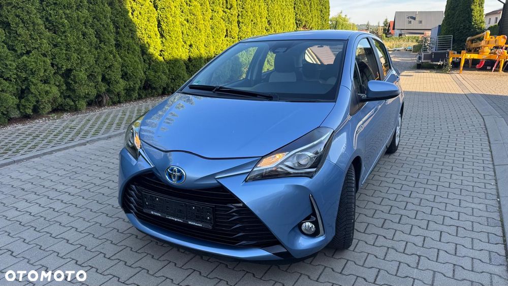 Toyota Yaris Hybrid 100 Business Edition - 2