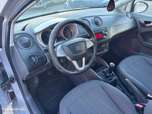 Seat Ibiza 2012 photo 2