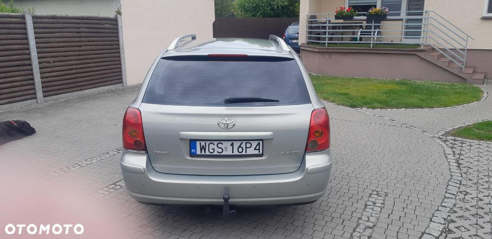 Toyota Avensis 2.0 D-4D High - 5