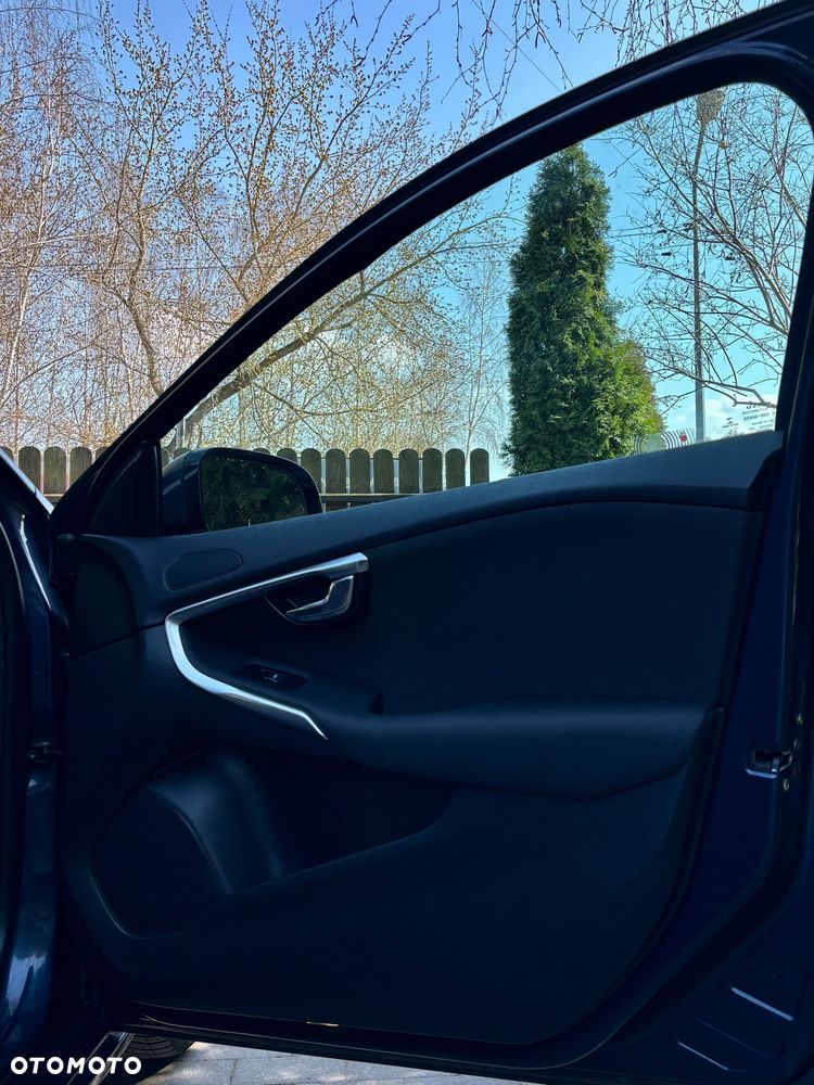 Volvo V40 D2 - 22