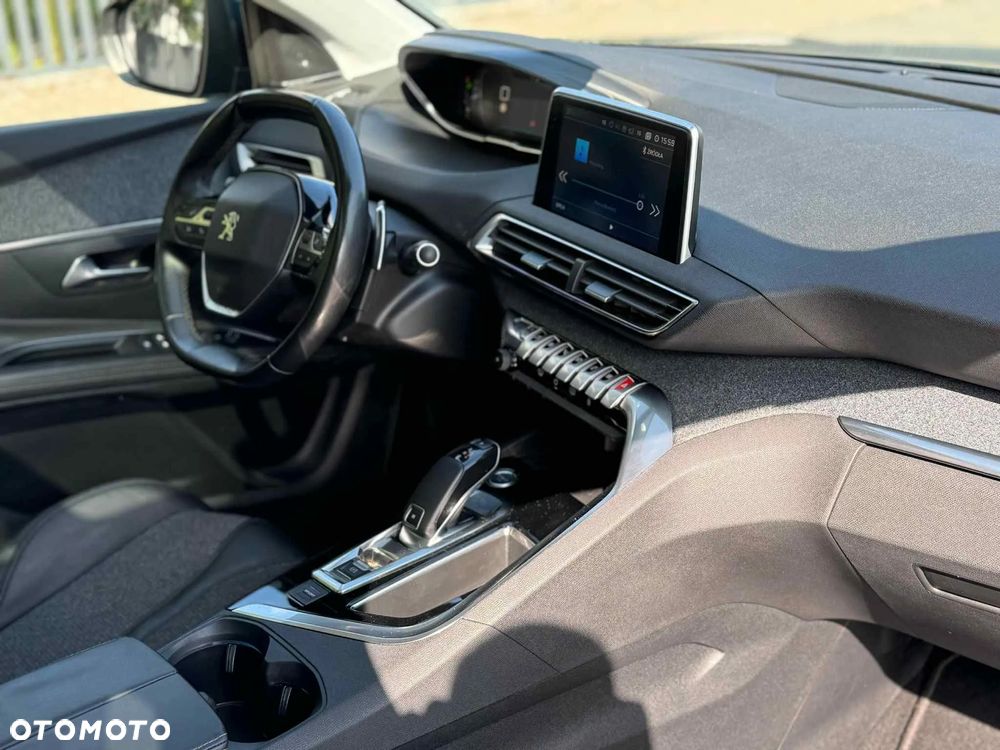 Peugeot 5008 1.5 BlueHDI Allure S&S EAT8 - 20