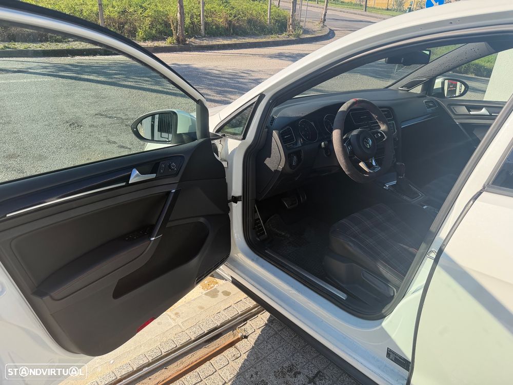 VW Golf 2.0 TSi GTi DSG - 5