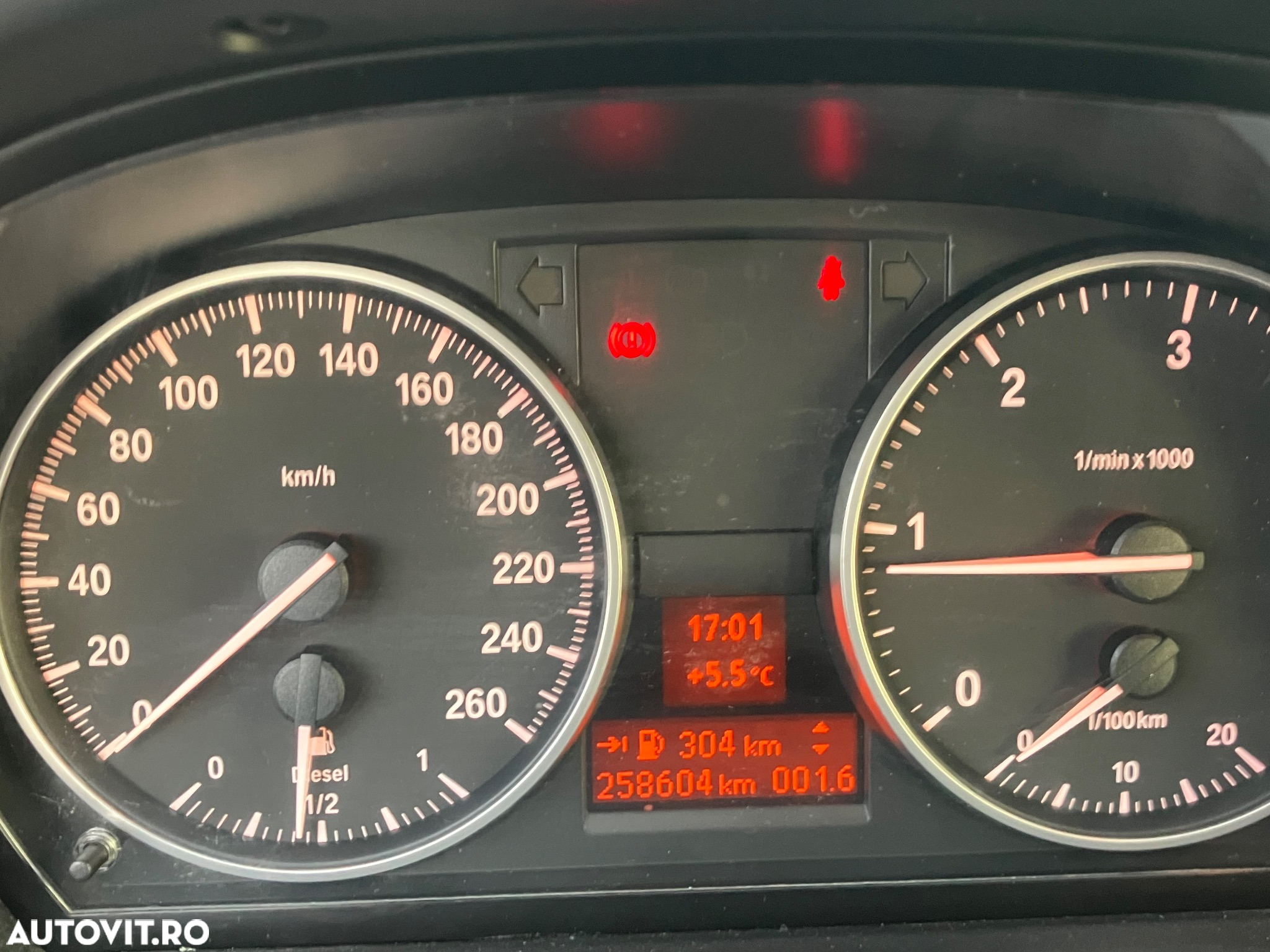 BMW Seria 3 318d - 24