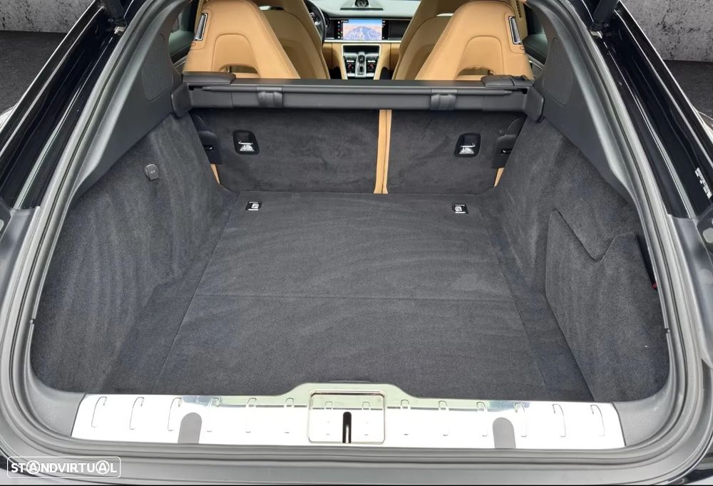 Porsche Panamera 4 E-Hybrid - 16