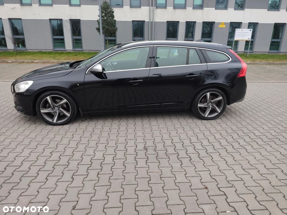 Volvo V60 D2 R-Design Summum - 3