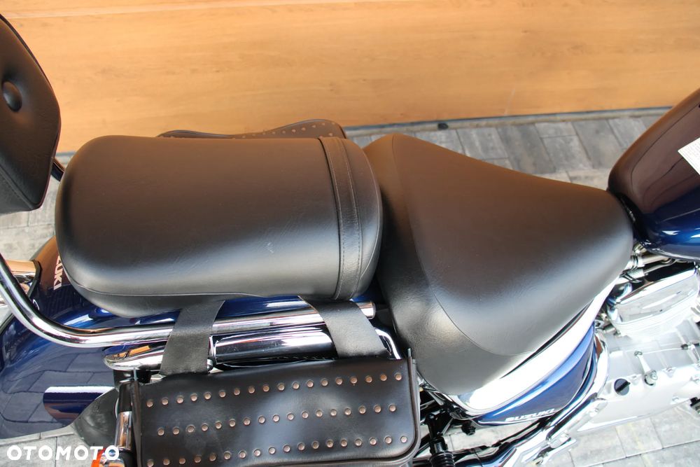 Suzuki Intruder - 11