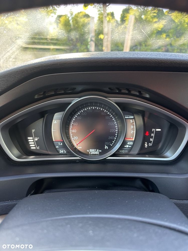 Volvo V40 D4 Summum - 10