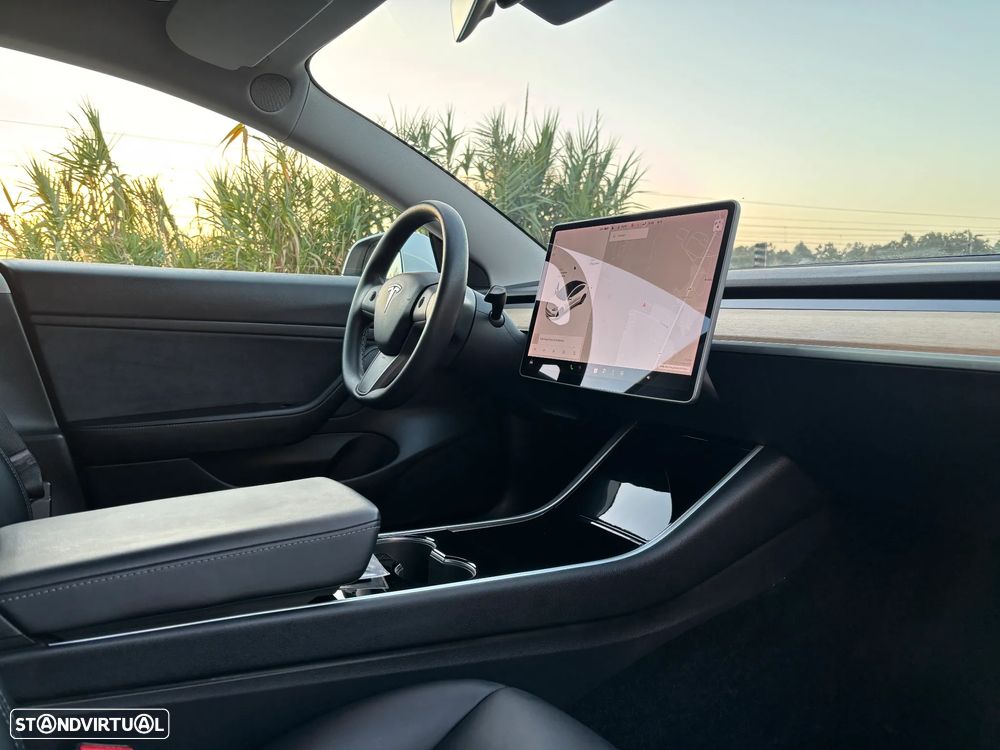 Tesla Model 3 Standard Range Plus RWD - 2