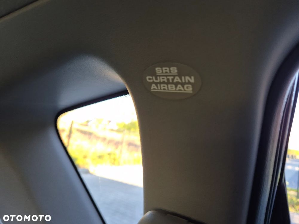 Toyota Corolla Verso 1.6 Premium - 17