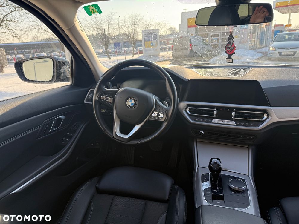 BMW Seria 3 330e Sport Line sport - 23