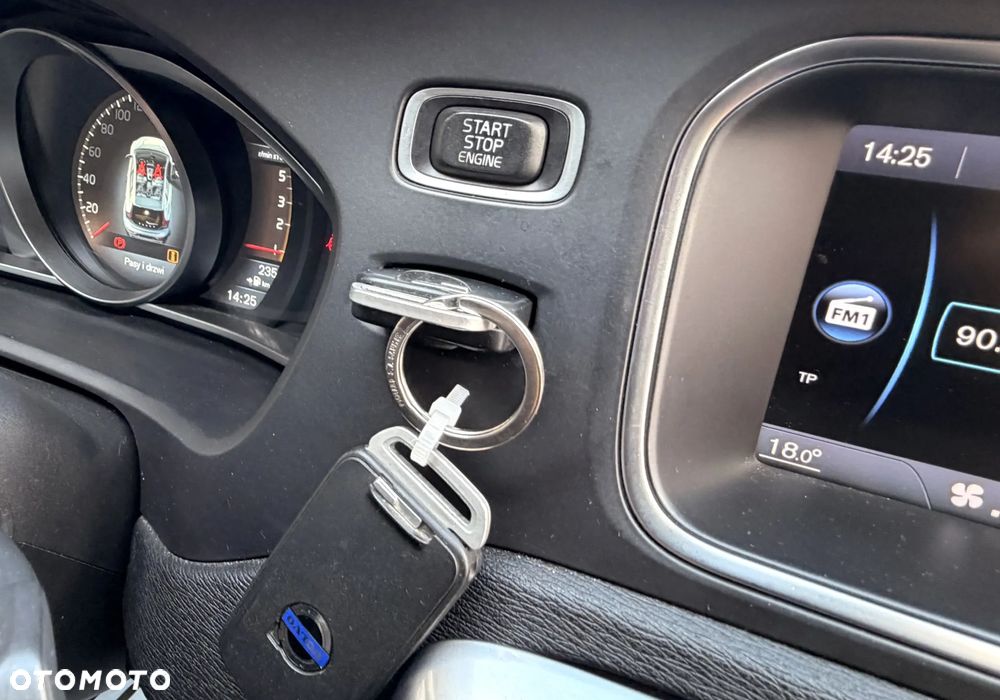 Volvo V40 D2 R Design - 31