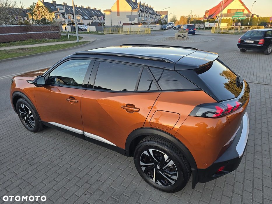 Peugeot 2008 PureTech 130 EAT8 GT - 13
