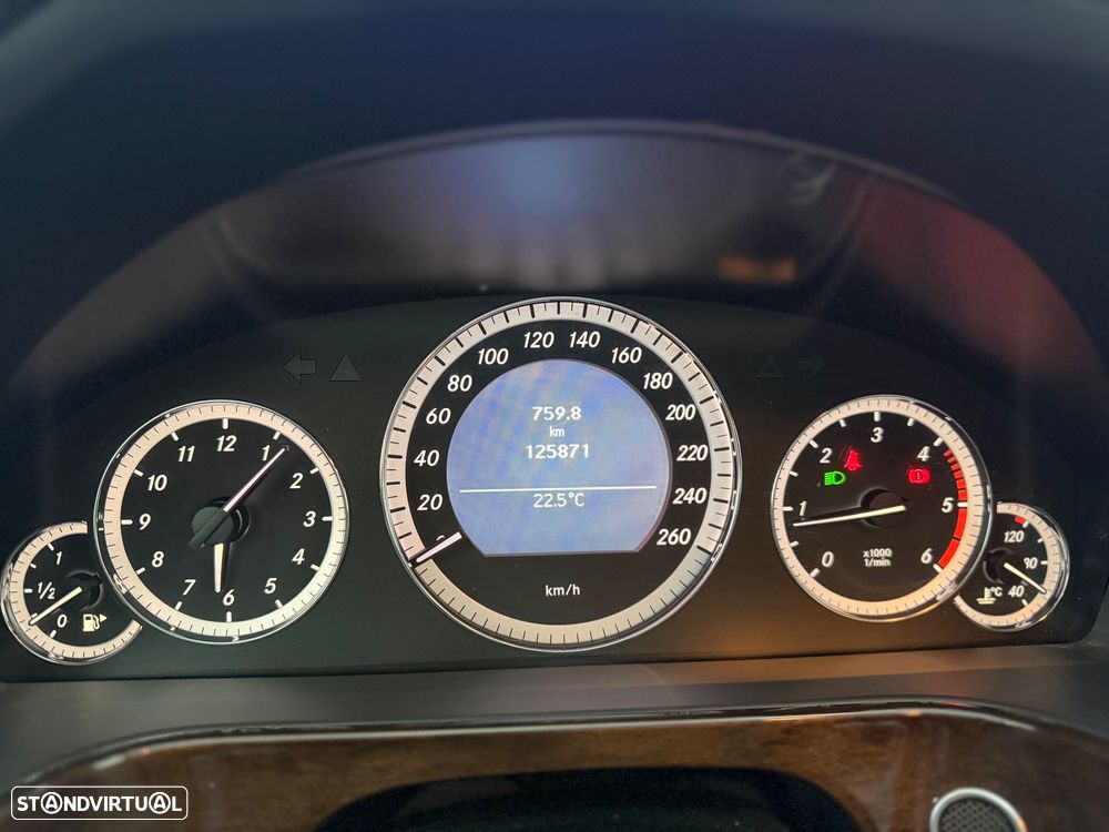 Mercedes-Benz E 220 CDi Classic BlueEfficiency - 22