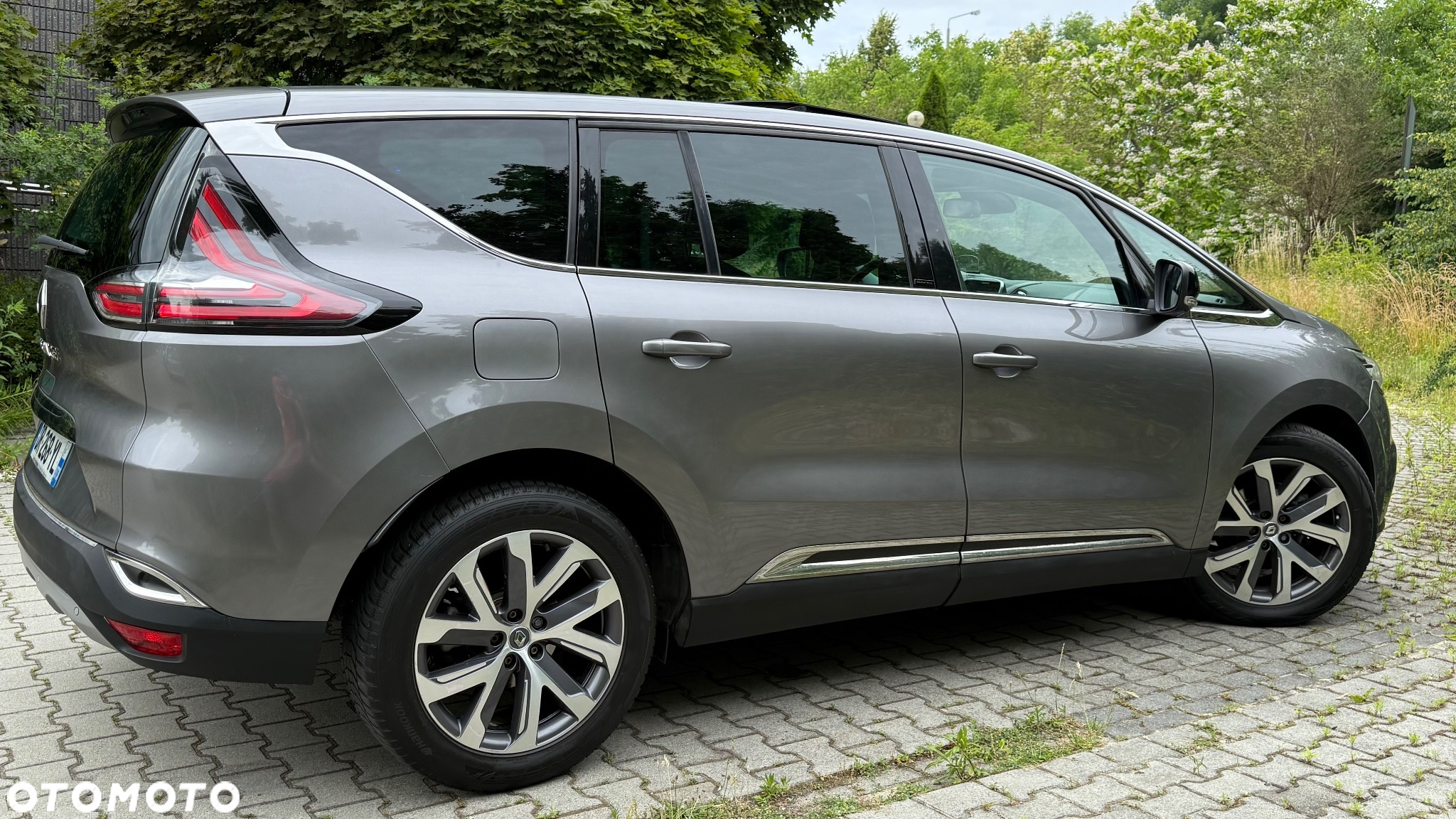 Renault Espace 1.6 dCi Energy Initiale Paris EDC - 4