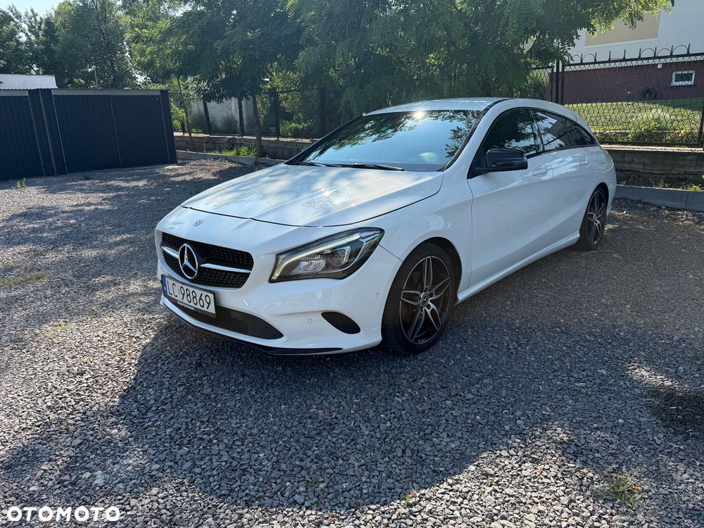 Mercedes-Benz CLA 200 7G-DCT Urban - 1