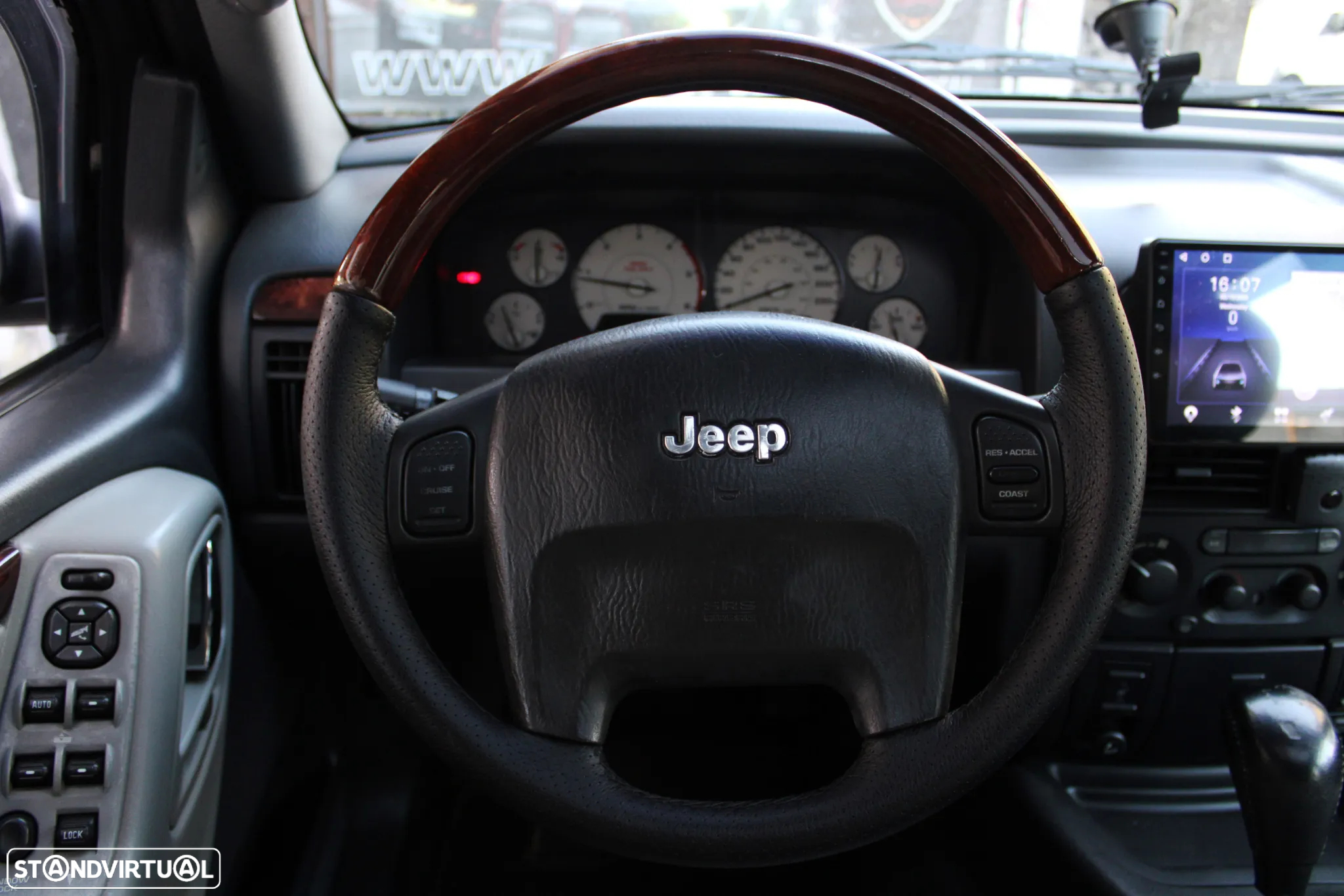 Jeep Grand Cherokee 2.7 CRD Overland - 29