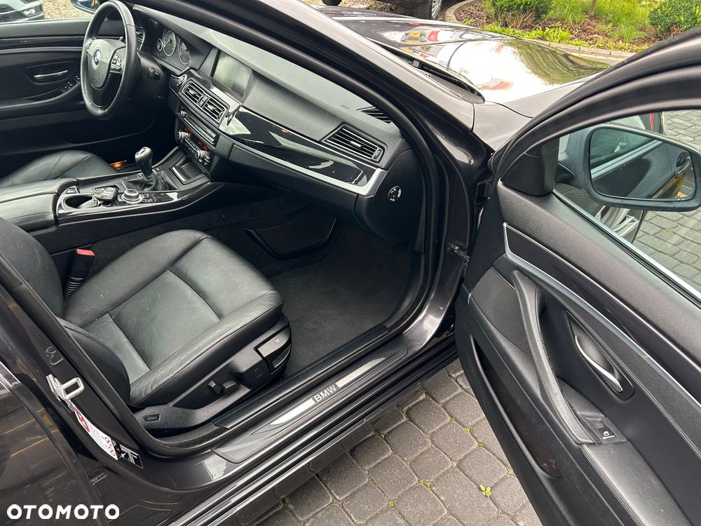 BMW Seria 5 518d Touring Luxury Line - 26