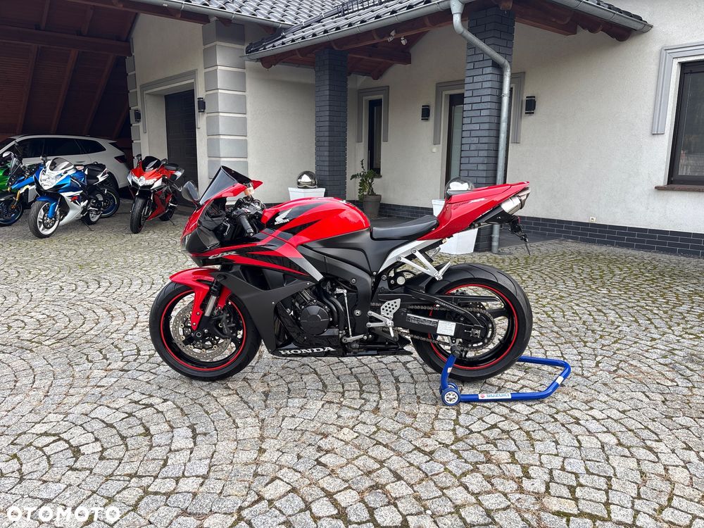 Honda CBR - 37
