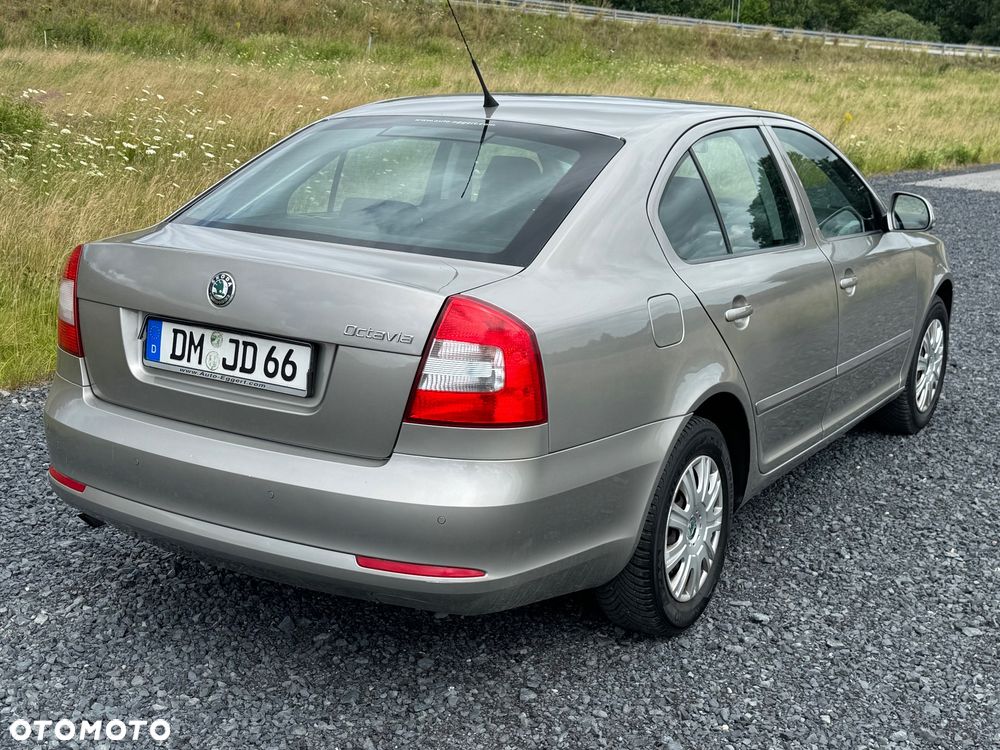Skoda Octavia 1.6 Selection - 6