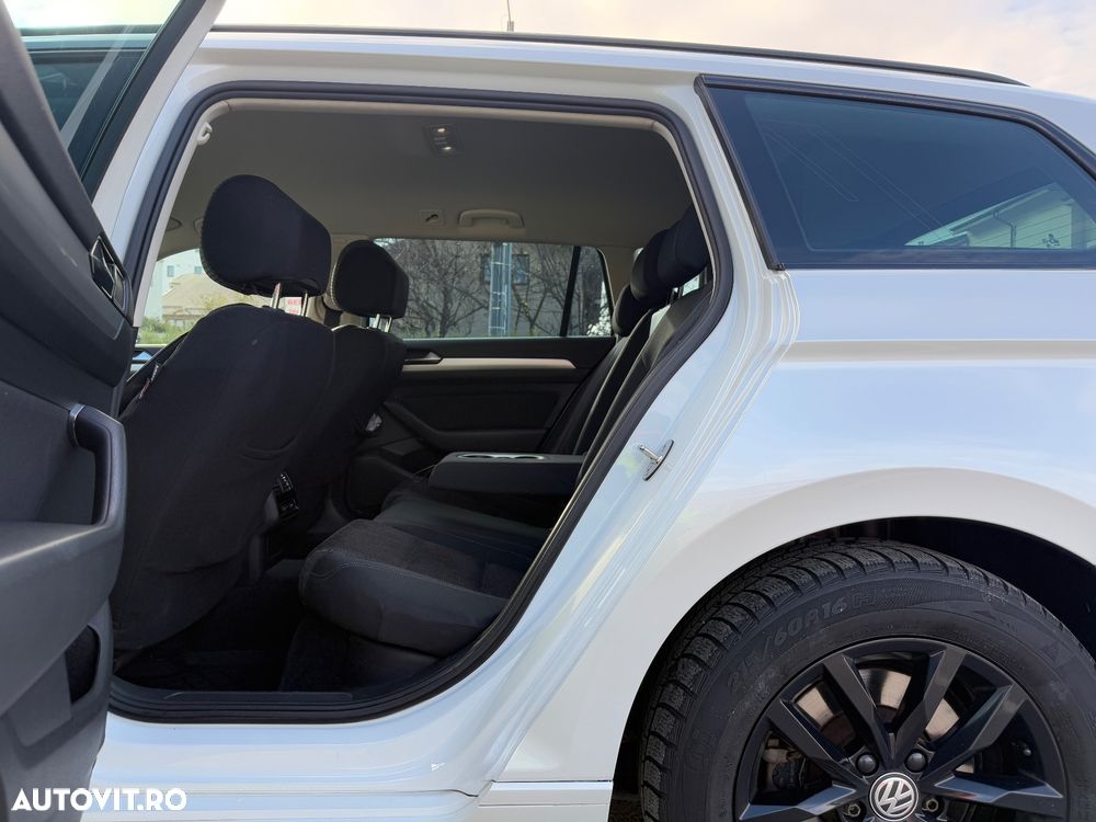 Volkswagen Passat Variant 2.0 TDI DSG Highline - 12