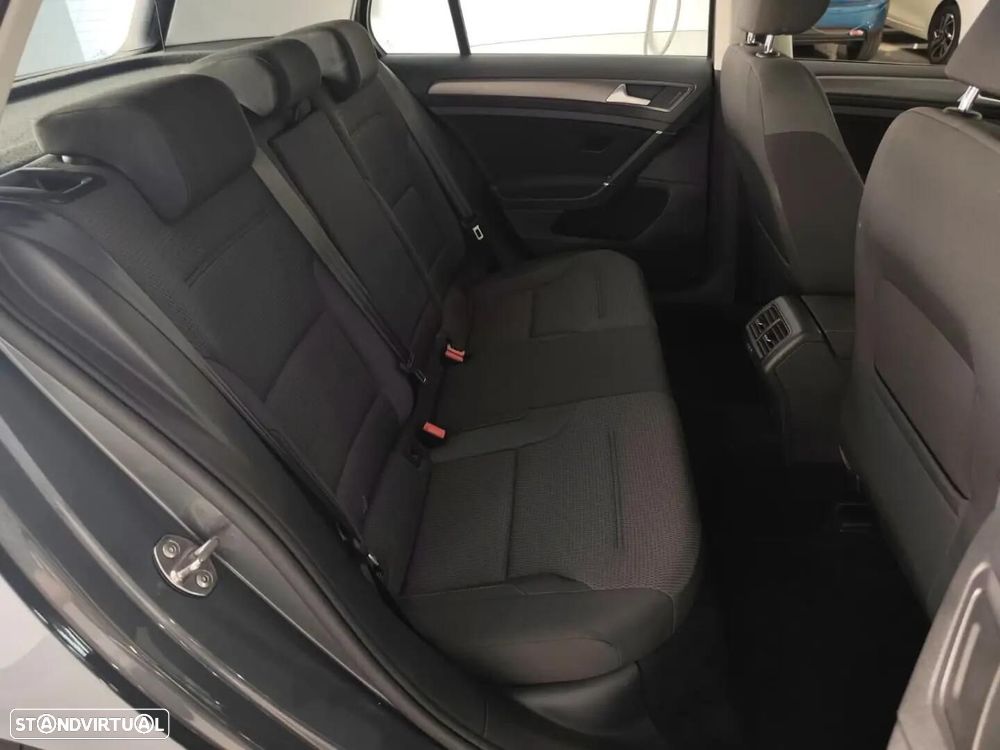 VW Golf - 9