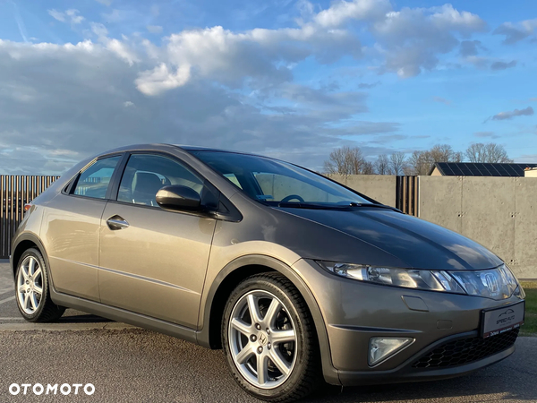 Honda Civic 1.8 Executive i-SHIFT