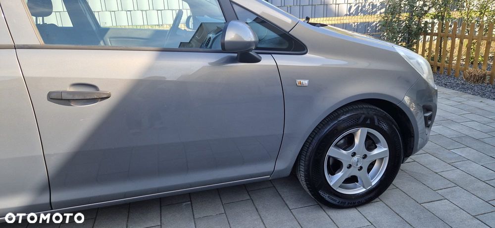 Opel Corsa 1.2 16V Essentia - 15