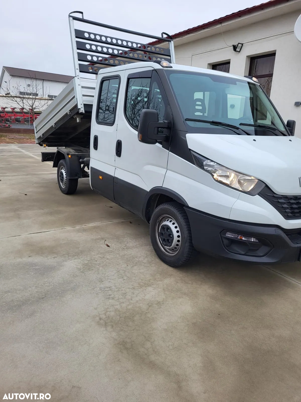 Iveco AUTOUTILITARA-BASCULANTA - 9