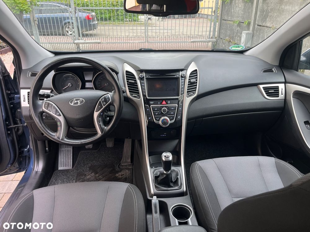 Hyundai i30 blue Kombi 1.6 CRDi Style - 31
