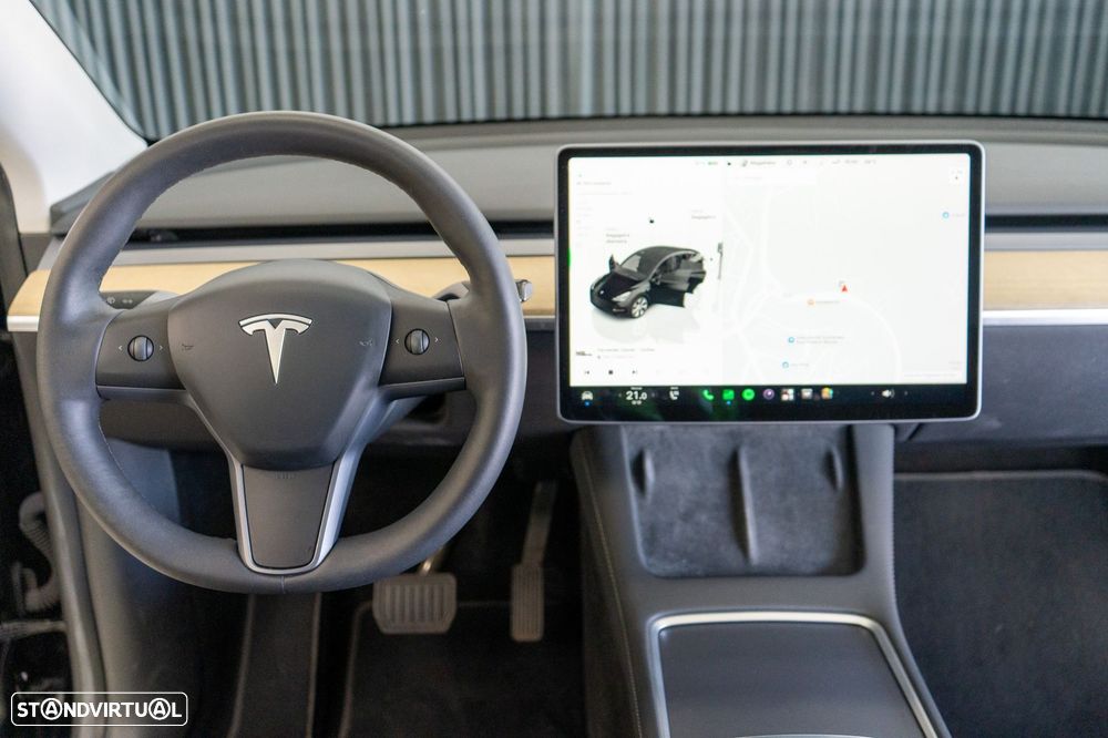 Tesla Model Y Standard RWD - 33