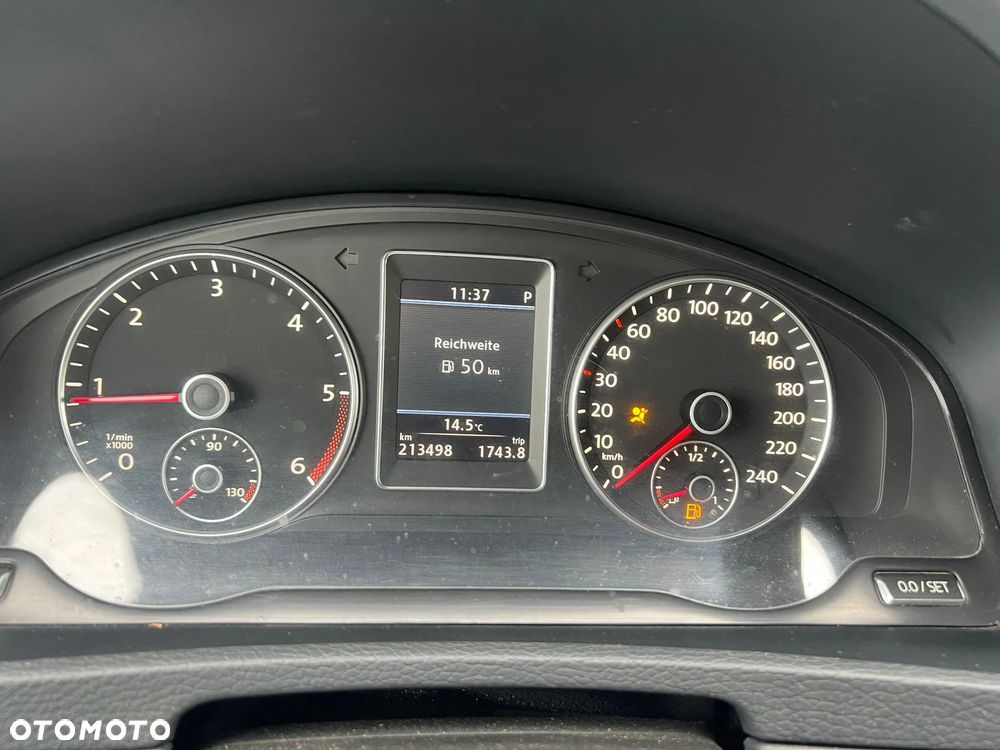 Volkswagen Multivan - 12
