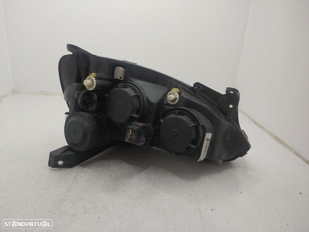 Farol/ Otica Dianteiro Esq Opel Corsa C - 3