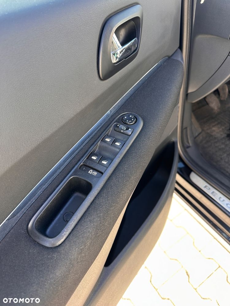 Peugeot 3008 1.6 Allure - 10