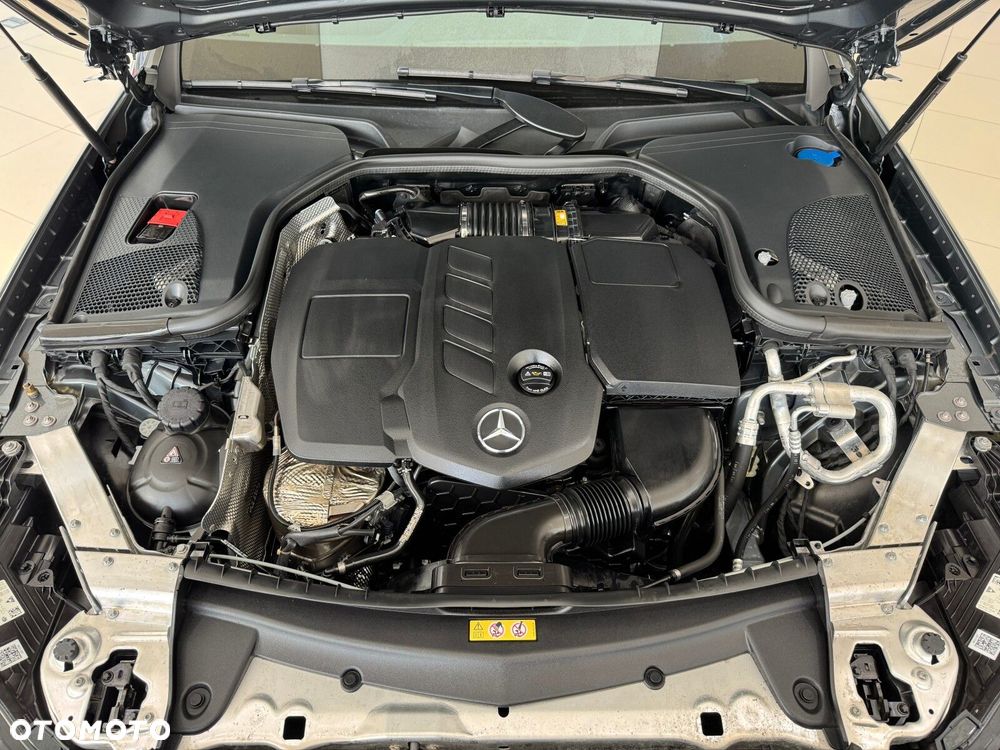 Mercedes-Benz Klasa E 220 d 4-Matic AMG/Avantgarde - 19