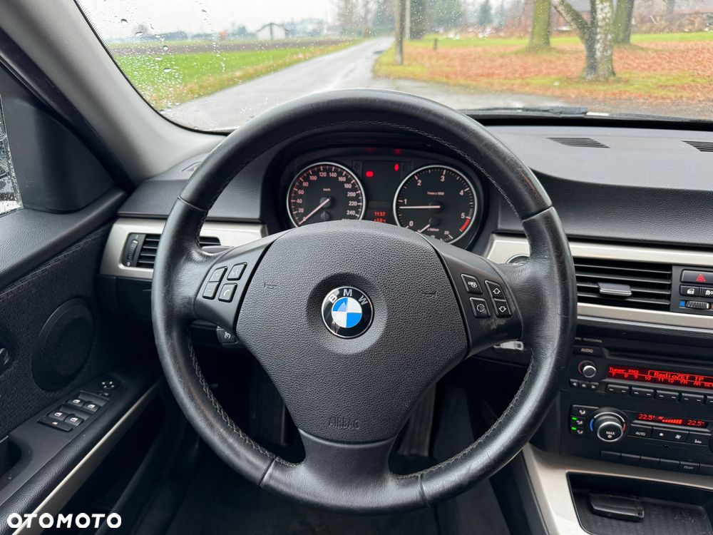 BMW Seria 3 316d Edition M Sport Shadow - 31