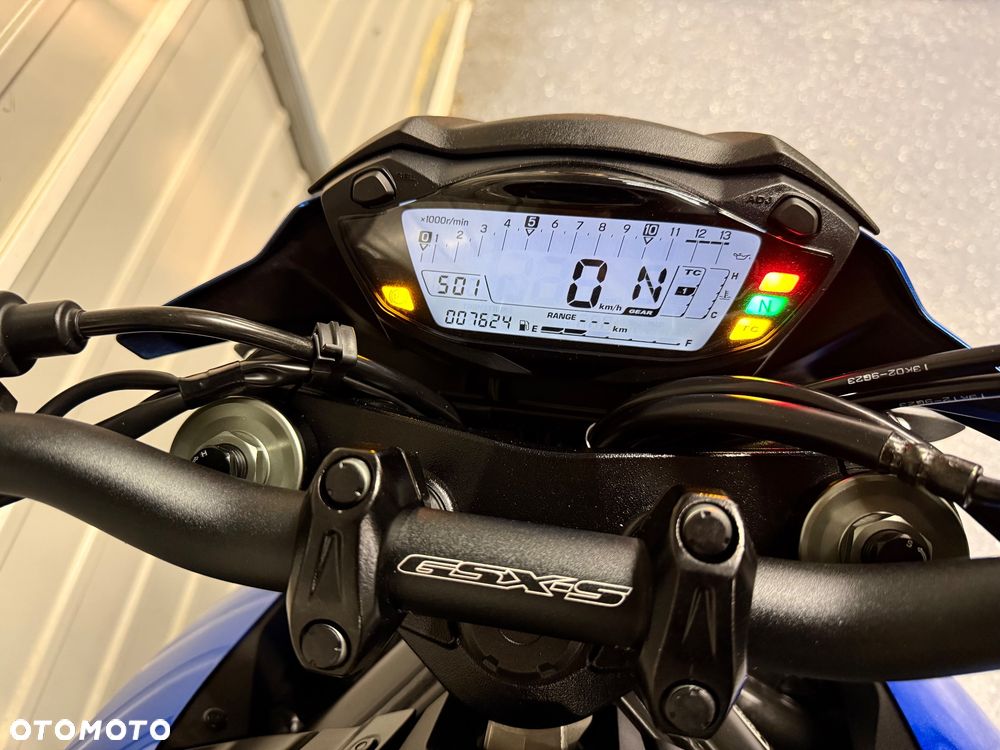 Suzuki GSX - 11
