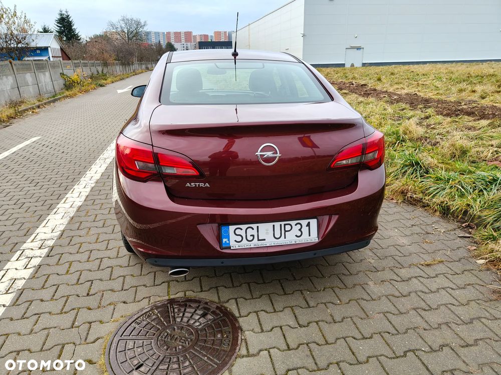Opel Astra 1.4 T Executive EU6 - 4
