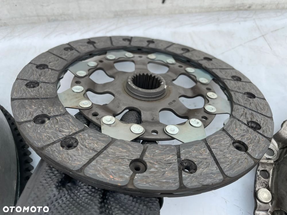 SPRZĘGŁO KOŁO ZAMACHOWE 7568006 323064210 BMW E90 2.0 N46B20B - 7
