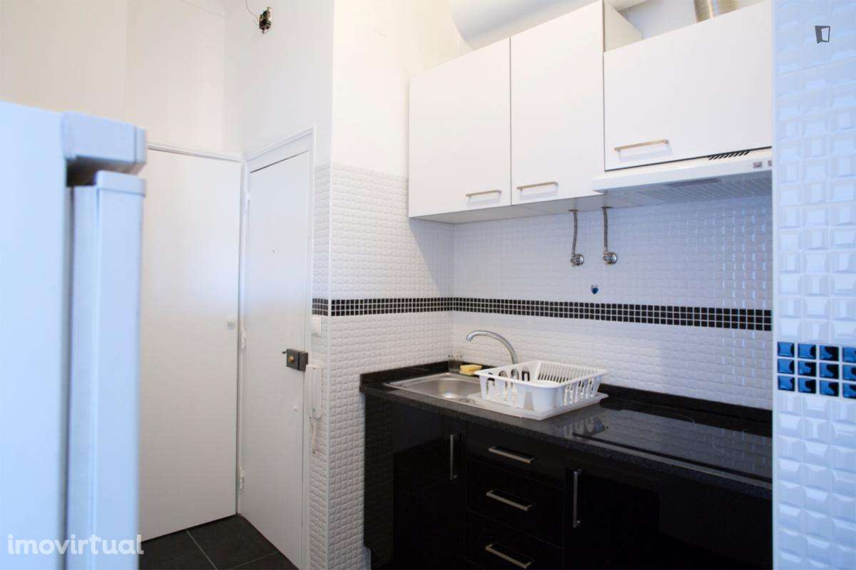 Quarto - localizado em Alcântara Lisbon - Grande imagem: 5/14