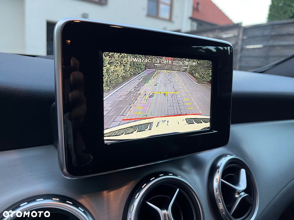 Mercedes-Benz GLA 250 7G-DCT - 19