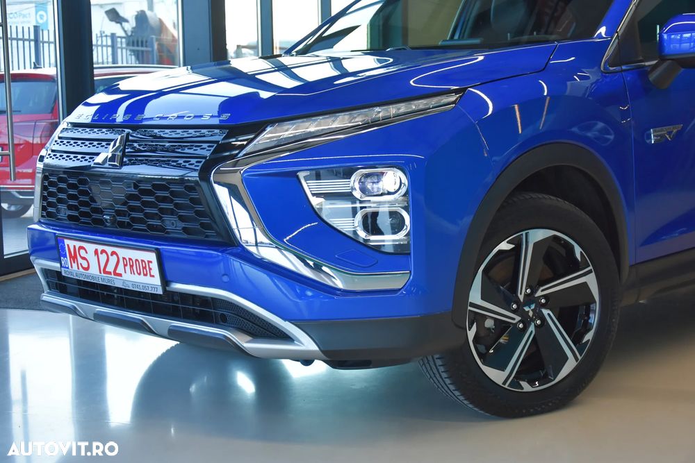 Mitsubishi Eclipse-Cross Plug-In Hybrid 4WD Top - 18