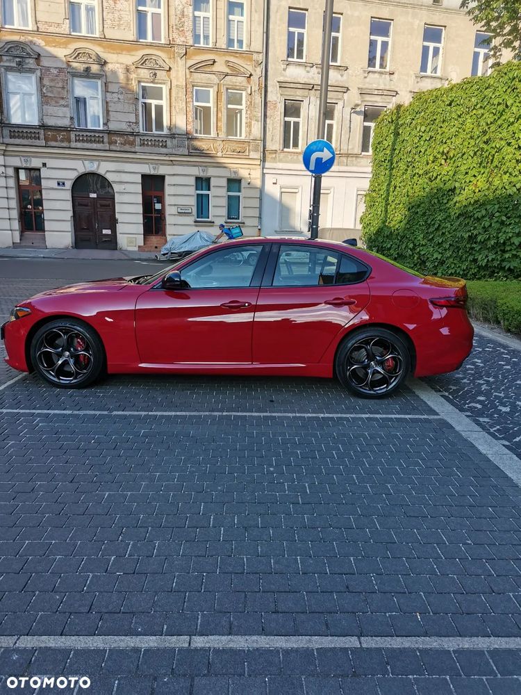 Alfa Romeo Giulia 2.0 Turbo 16V AT8-Q4 Ti - 6